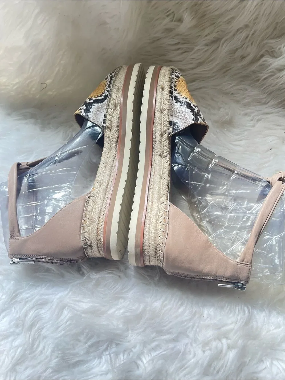 Vince Camuto vince camuto